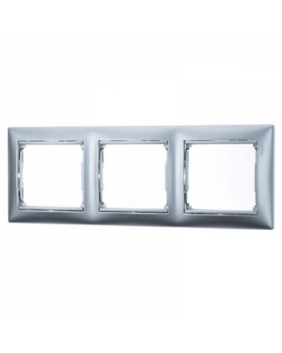 Рамка 3п Valena Legrand 770153 в Белгороде Аксессуары для кабель-канала Pintop.ru