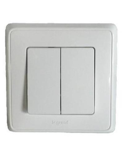 Выключатель автоматические клеммы 10 А 250 В белый Cariva Legrand 773658 в Белгороде Аксессуары для кабель-канала Pintop.ru